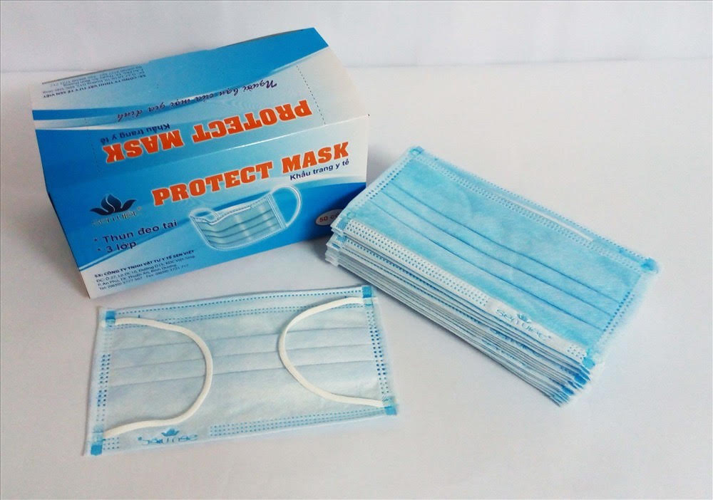 Quảng Ninh: Thị trường khẩu trang "cháy hàng" do "bão" virus corona - Ảnh 2. Quảng Ninh: Thị trường khẩu trang "cháy hàng" do "bão" virus corona - Ảnh 2.
