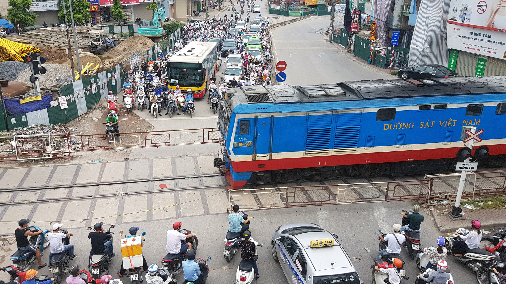 Đường sắt thua kém hàng không giá rẻ, “khó vì thiếu vốn”? - Ảnh 1.