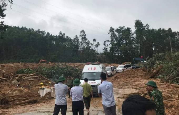 Cập nhật vụ sạt lở ở Thuỷ điện Rào Trăng 3: Phát hiện thi thể đầu tiên - Ảnh 1.