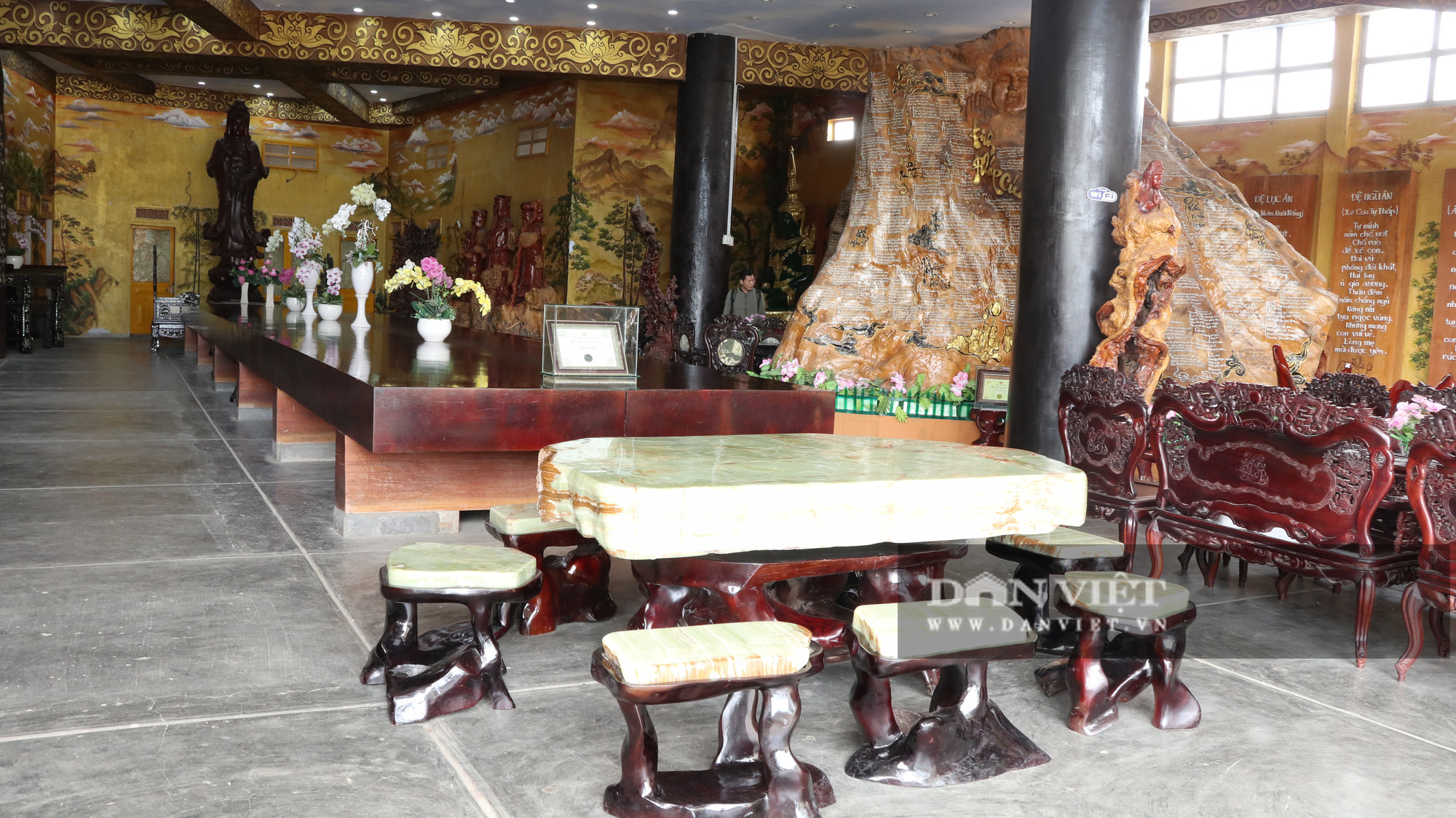 Dư luận dậy sóng trước những “món đồ gỗ khủng” trong chùa Linh Phước? - Ảnh 6.