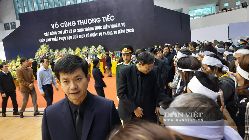 Lễ viếng, truy điệu 22 liệt sĩ Đoàn 337 hy sinh do sạt lở tại Quảng Trị  - Ảnh 1.
