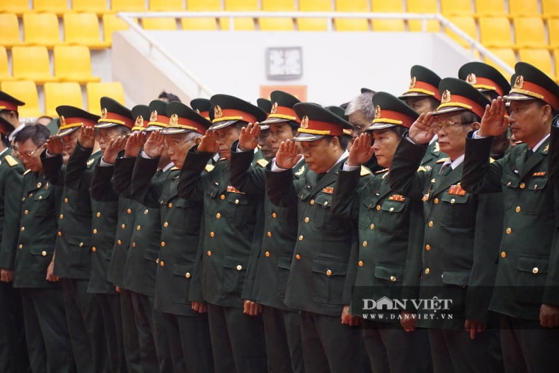 Lễ viếng, truy điệu 22 liệt sĩ Đoàn 337 hy sinh do sạt lở tại Quảng Trị  - Ảnh 4.