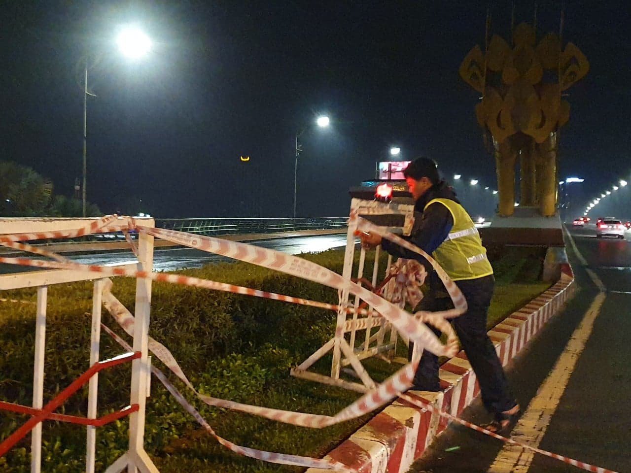 CẬP NHẬT bão số 9 - Molave: Gió tại đảo Lý Sơn đã giật cấp 10 - Ảnh 1.