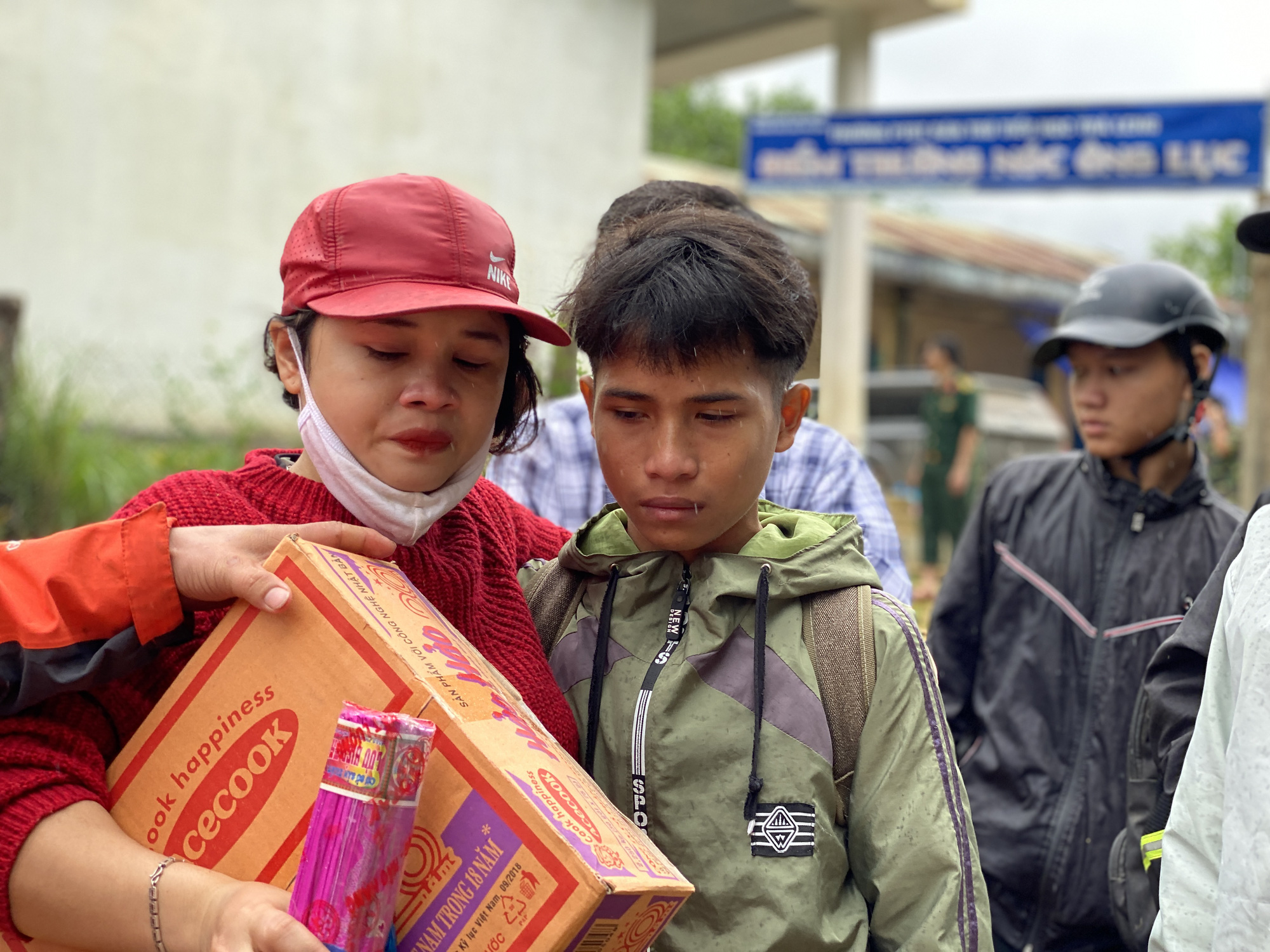Nước mắt Trà Leng: &quot;Thầy đã dạy các em học cách kiên cường mà phải không?&quot; - Ảnh 2.