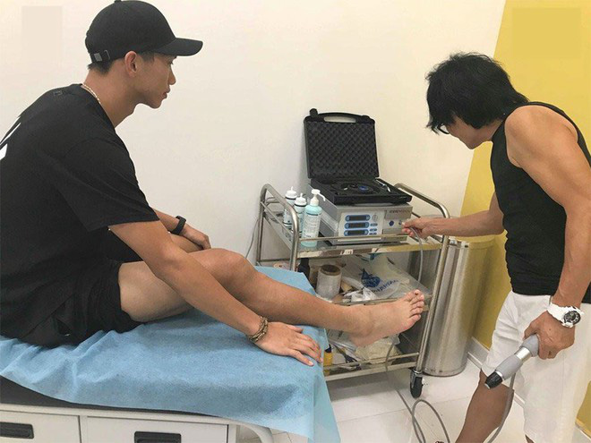 Quá lo cho Đoàn Văn Hậu, thầy Park nhờ &quot;thần y&quot; ra tay - Ảnh 1.