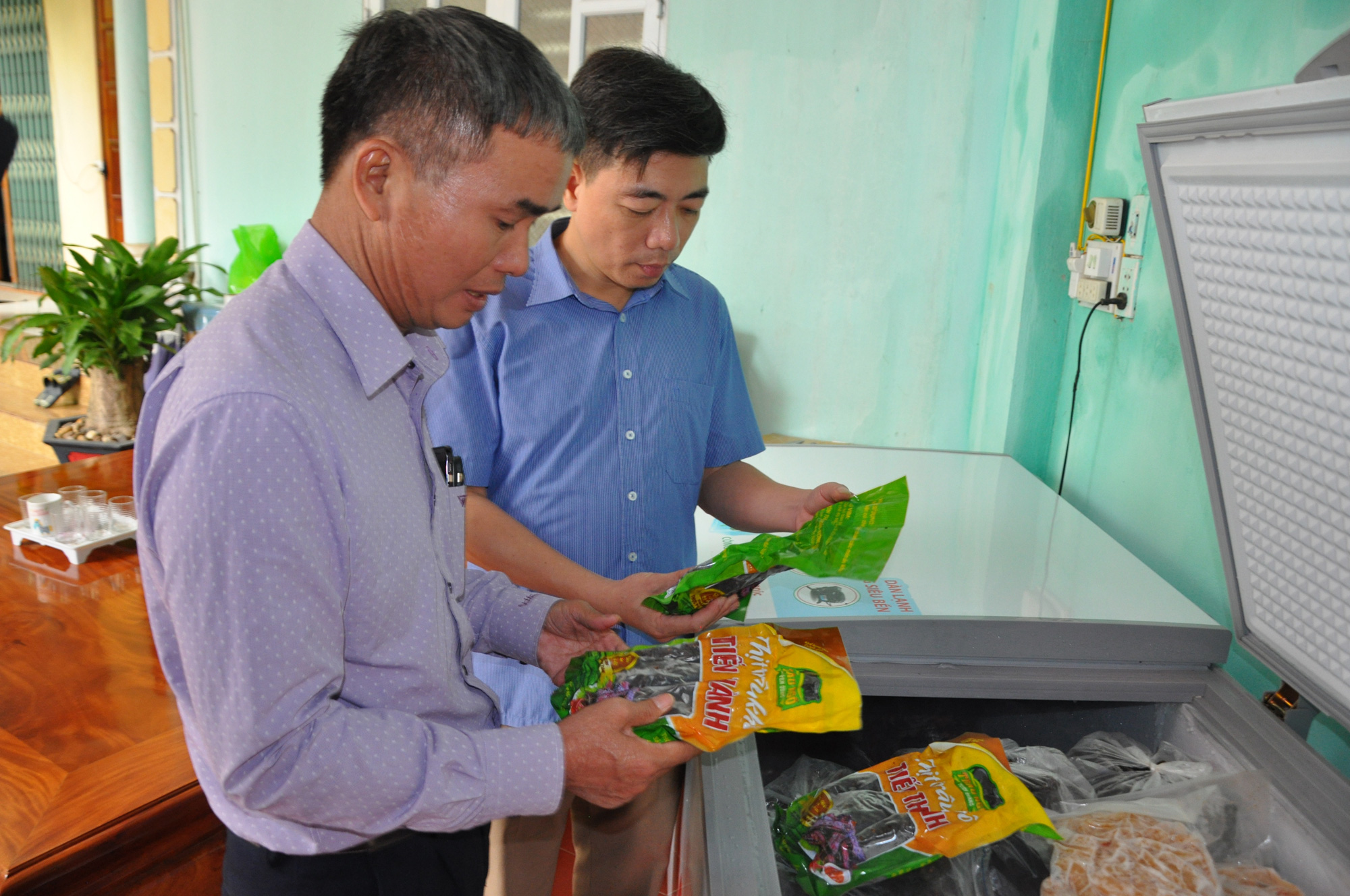 Ông lái trâu giúp nghìn hộ làm giàu - Ảnh 1.