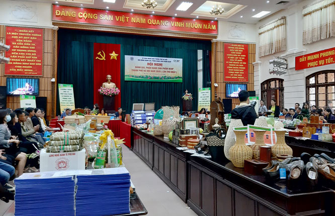 334 mới được công nhận sản phẩm OCOP Hà Nội, &quot;gắn sao&quot; có gì đặc biệt mà khiến ai cũng tò mò? - Ảnh 1.