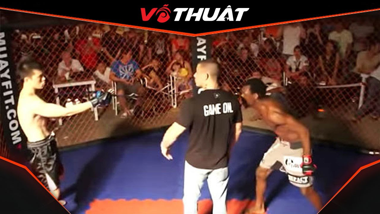 Clip: “Làm màu”, cao thủ Vịnh Xuân bị võ sĩ MMA 1 đón đánh gục - Ảnh 1.