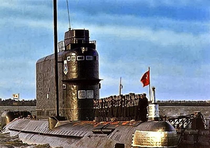 Giải mật kế hoạch vớt tàu ngầm K-129 Liên Xô từ đáy biển của CIA - Ảnh 1.