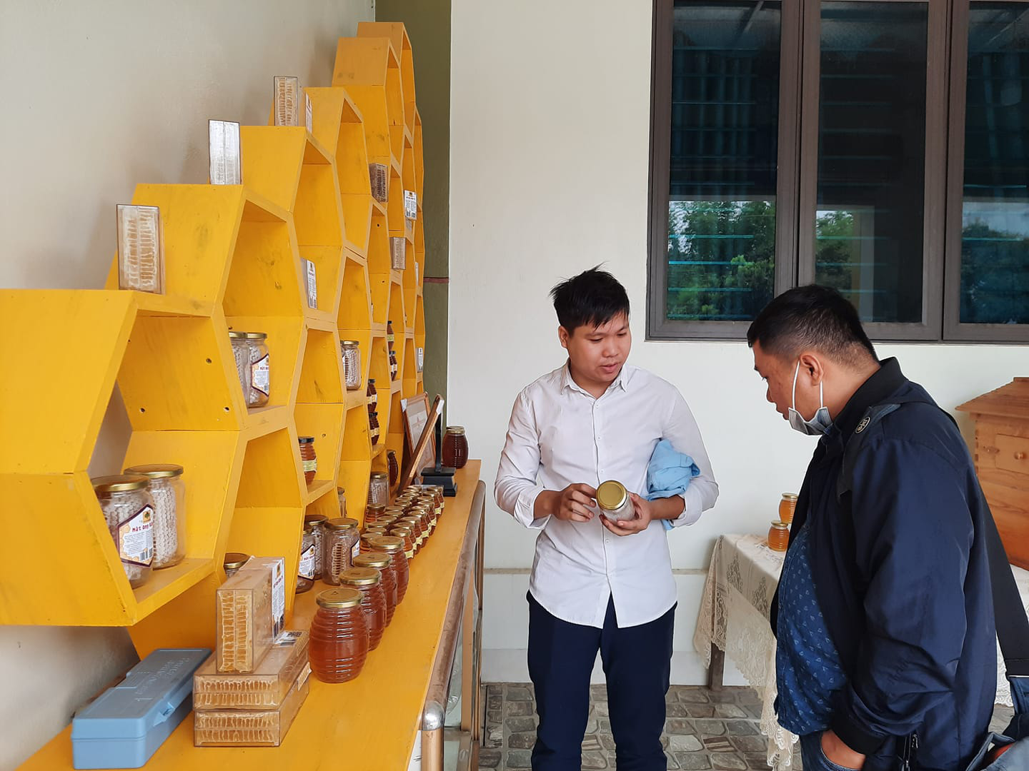 Điện Biên: Xây dựng thương hiệu mật ong đạt tiêu chuẩn 4 sao OCOP - Ảnh 5. Điện Biên: Xây dựng thương hiệu mật ong đạt tiêu chuẩn 4 sao OCOP - Ảnh 5.