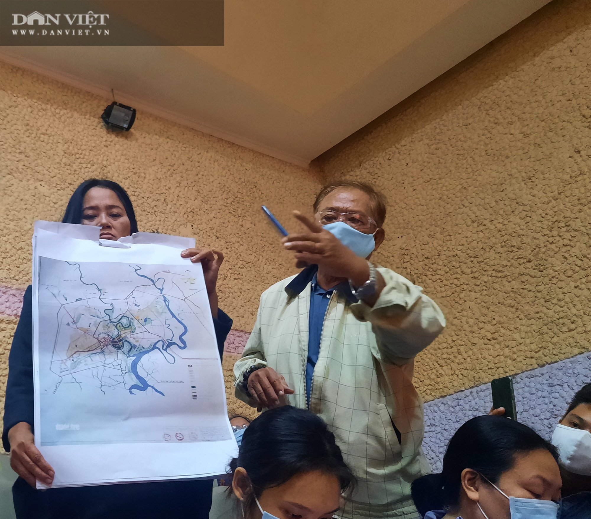 TP.HCM: Cử tri quận 2 hỏi tại sao lấy đất tái định cư KĐTM Thủ Thiêm giao cho doanh nghiệp?  - Ảnh 2.
