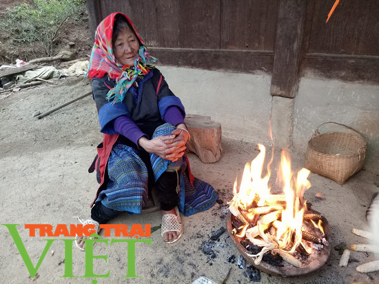 Nhiệt độ tụt sâu, người dân vùng cao co ro trong giá lạnh - Ảnh 4. Nhiệt độ tụt sâu, người dân vùng cao co ro trong giá lạnh - Ảnh 4.