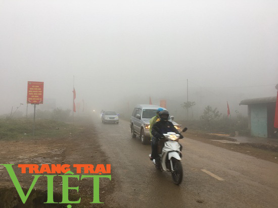 Nhiệt độ tụt sâu, người dân vùng cao co ro trong giá lạnh - Ảnh 5. Nhiệt độ tụt sâu, người dân vùng cao co ro trong giá lạnh - Ảnh 5.