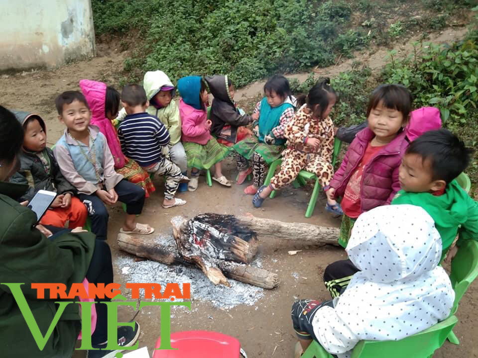Nhiệt độ tụt sâu, người dân vùng cao co ro trong giá lạnh - Ảnh 7. Nhiệt độ tụt sâu, người dân vùng cao co ro trong giá lạnh - Ảnh 7.