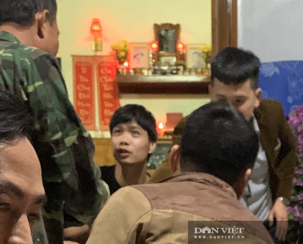 Công Phượng rót rượu chúc mừng quan khách trong ngày đám cưới - Ảnh 5.