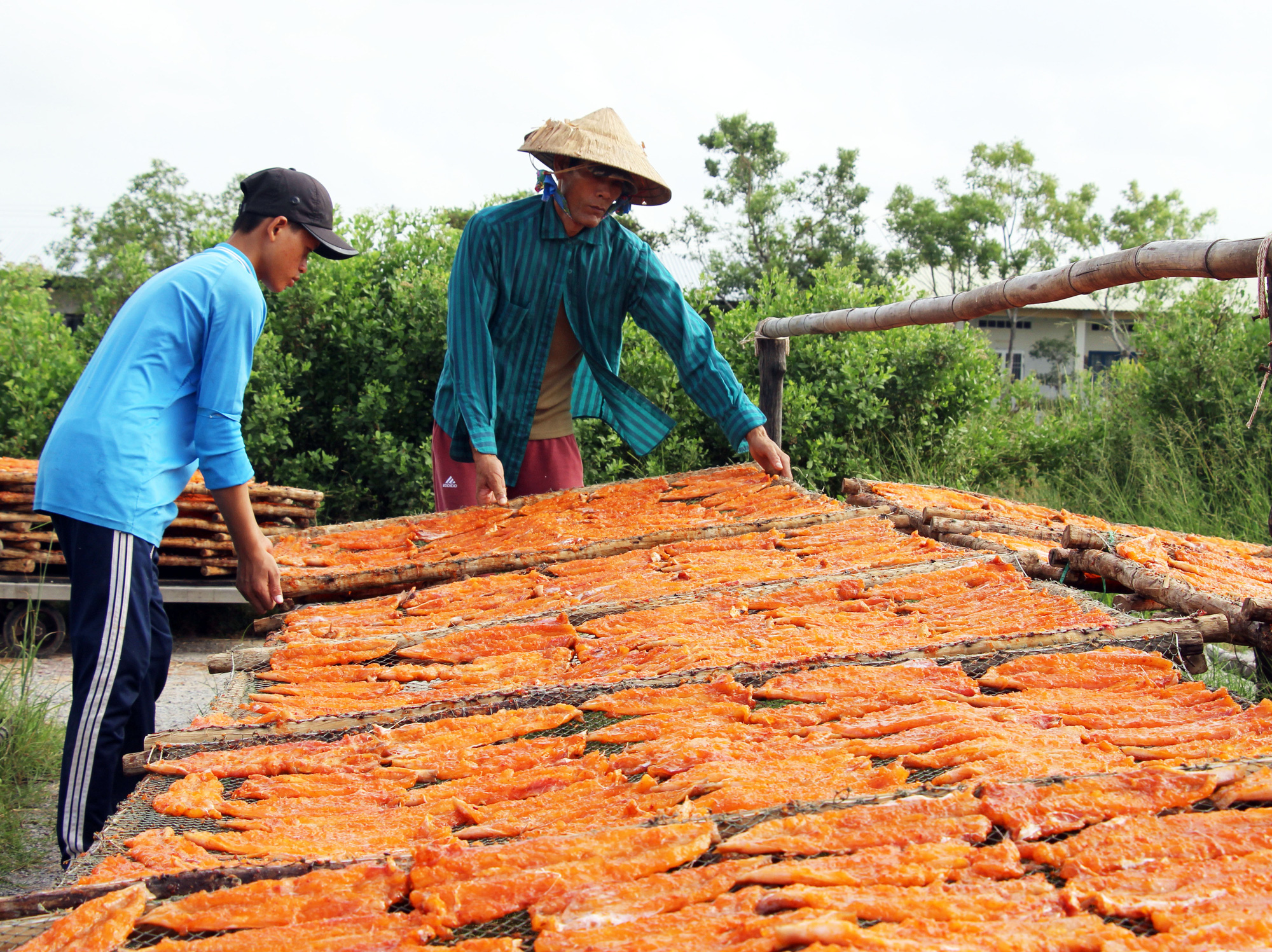 Cuối năm, làng nghề vẫn dè dặt sản xuất - Ảnh 1. Cuối năm, làng nghề vẫn dè dặt sản xuất - Ảnh 1.