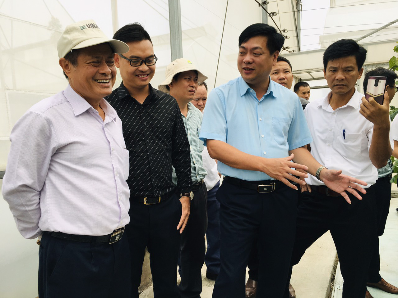 Nông dân cùng doanh nghiệp &quot;đan tay&quot; trồng dưa lưới thu lãi cao - Ảnh 5.