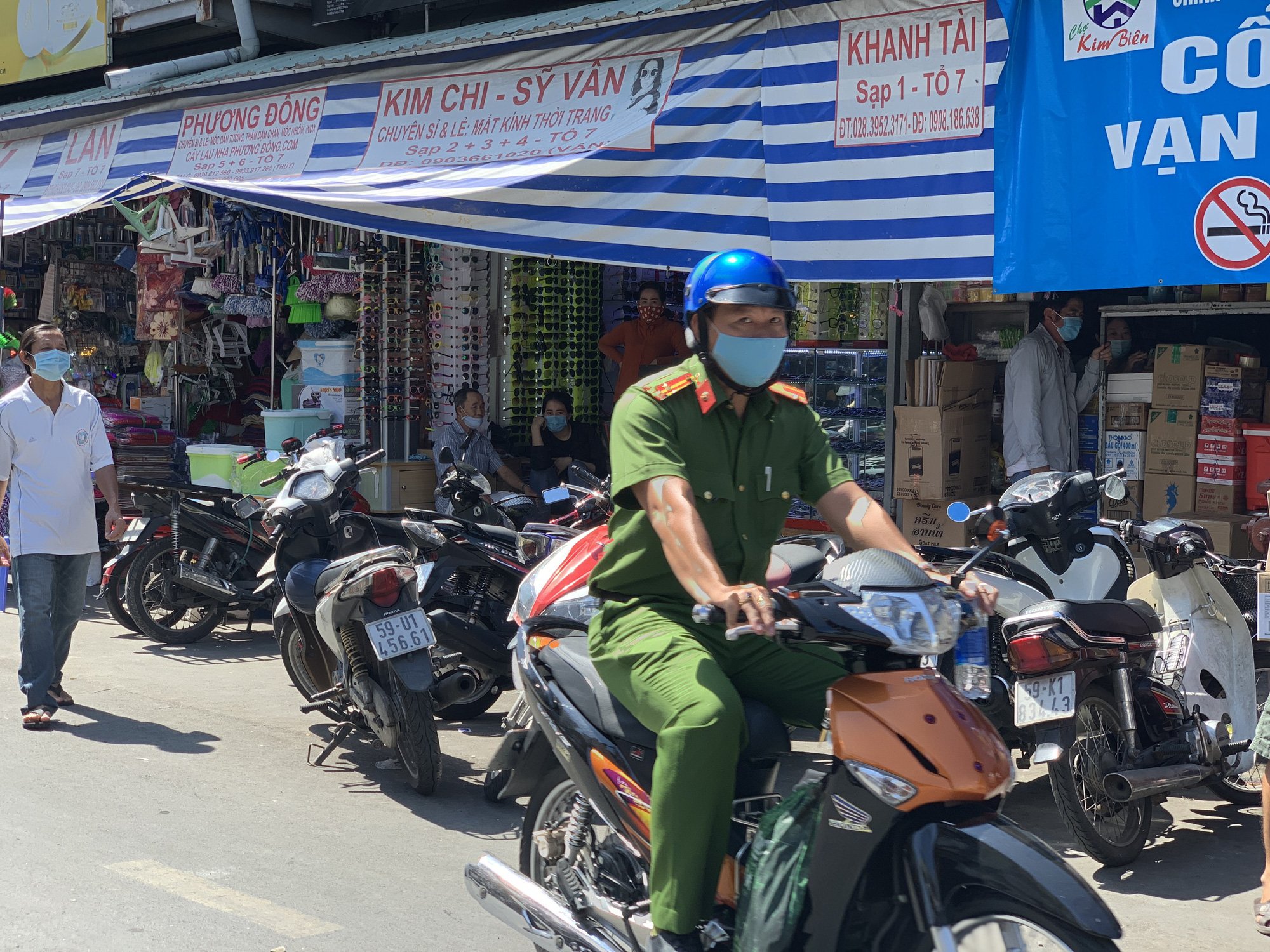 Người đàn ông dùng dao đâm chết nữ trưởng ban quản lý chợ Kim Biên - Ảnh 2.