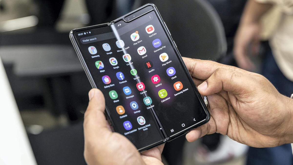 Galaxy Fold 2 có thể sẽ có camera ẩn dưới màn hình - Ảnh 1. Galaxy Fold 2 có thể sẽ có camera ẩn dưới màn hình - Ảnh 1.