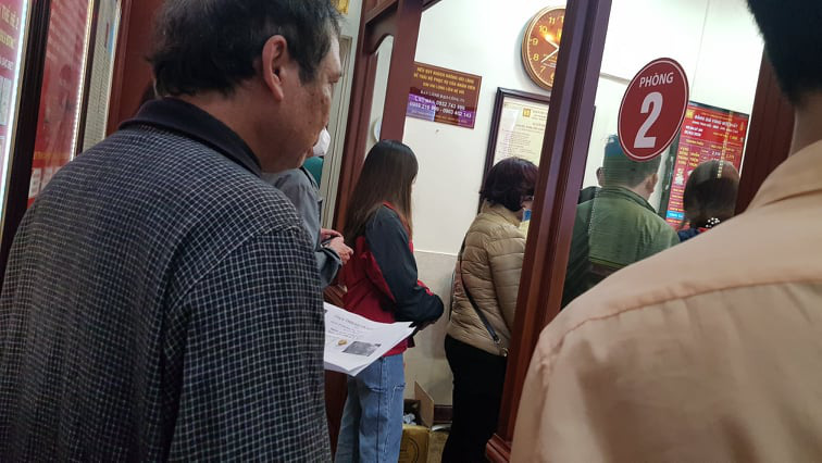 Bất chấp lỗ tới 3 triệu sau 1 đêm, người dân vẫn đổ xô giao dịch vàng - Ảnh 7. Bất chấp lỗ tới 3 triệu sau 1 đêm, người dân vẫn đổ xô giao dịch vàng - Ảnh 7.