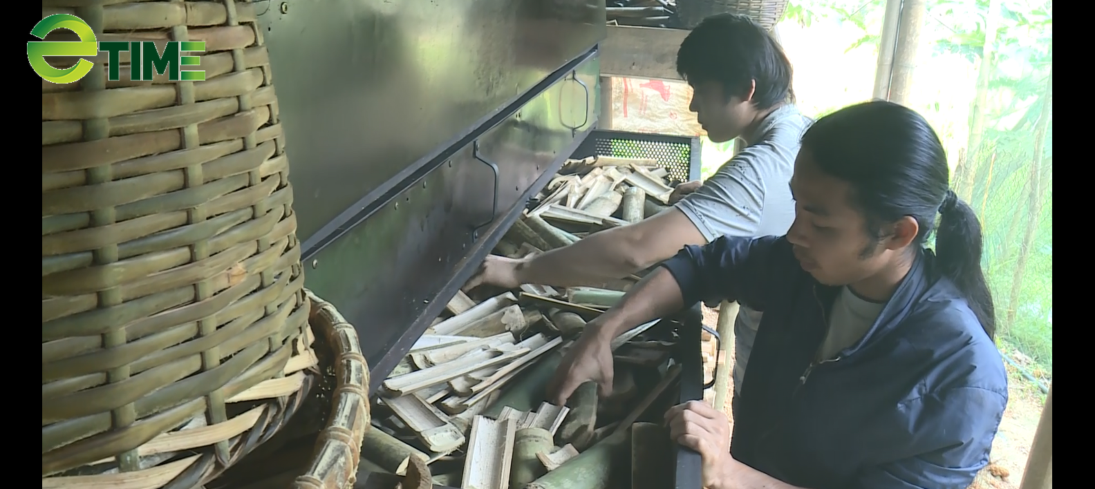 “Dị nhân xóm núi” bỏ 2 trường đại học về quê thực hiện khát vọng “sống xanh” - Ảnh 5. “Dị nhân xóm núi” bỏ 2 trường đại học về quê thực hiện khát vọng “sống xanh” - Ảnh 5.