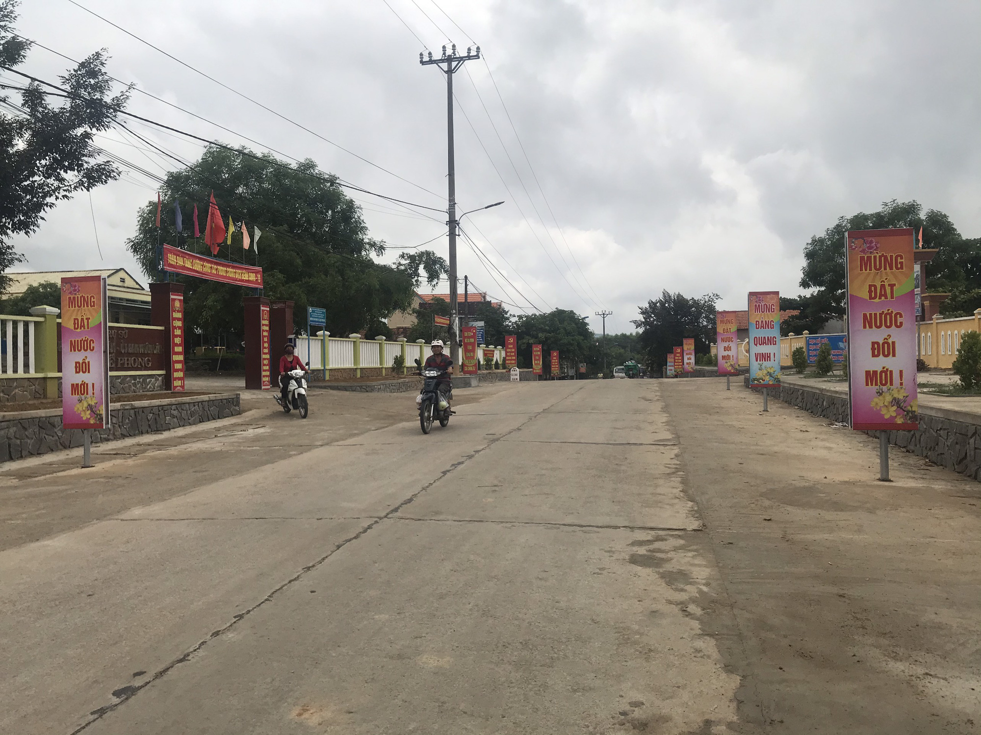 NTM Quảng Nam: Quế Phong chú trọng đầu tư hạ tầng để tạo “cú hích” cho phát triển  - Ảnh 1.