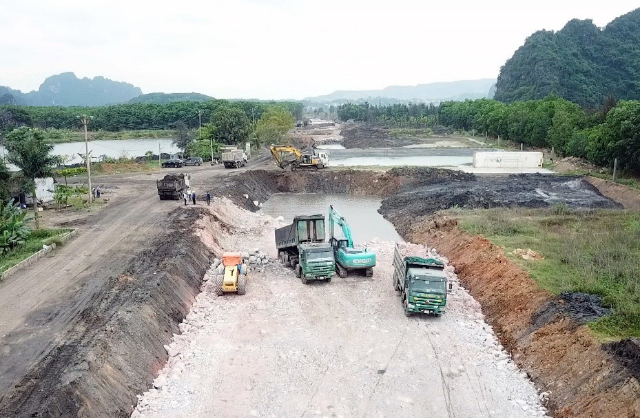Quảng Ninh: Giải ngân vốn đầu tư chậm, nhiều đơn vị bị phê bình - Ảnh 1. Quảng Ninh: Giải ngân vốn đầu tư chậm, nhiều đơn vị bị phê bình - Ảnh 1.