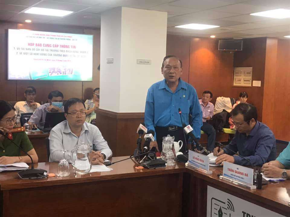 Vụ cây đổ làm 18 học sinh thương vong: Cây còn xanh tốt, vừa được chăm sóc - Ảnh 3.