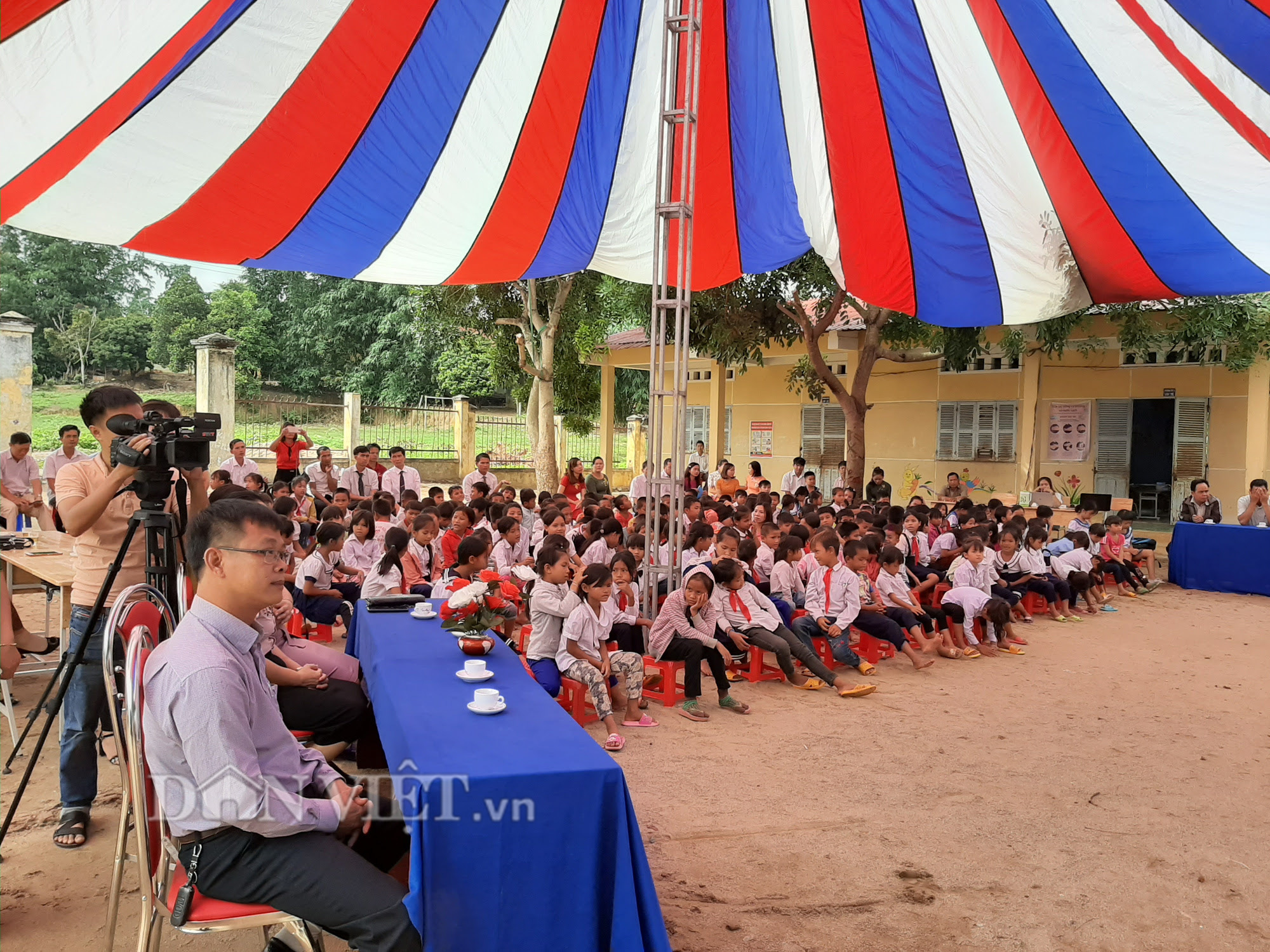 Báo Dân Việt khởi công phòng học tại điểm trường ở Kon Tum - Ảnh 4.