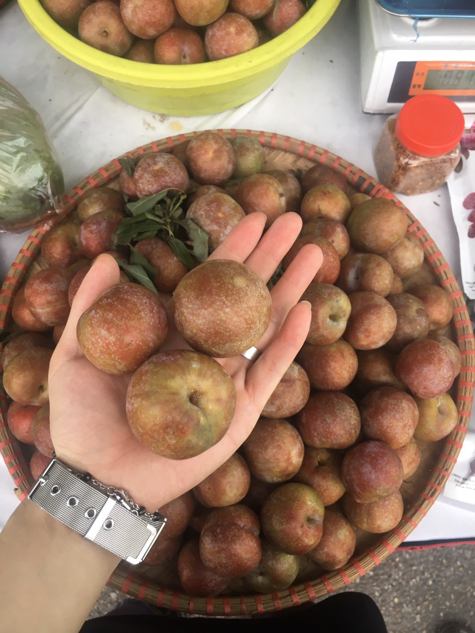 Hàng trăm đặc sản địa phương tập trung tại Hà Nội - Ảnh 2. Hàng trăm đặc sản địa phương tập trung tại Hà Nội - Ảnh 2.