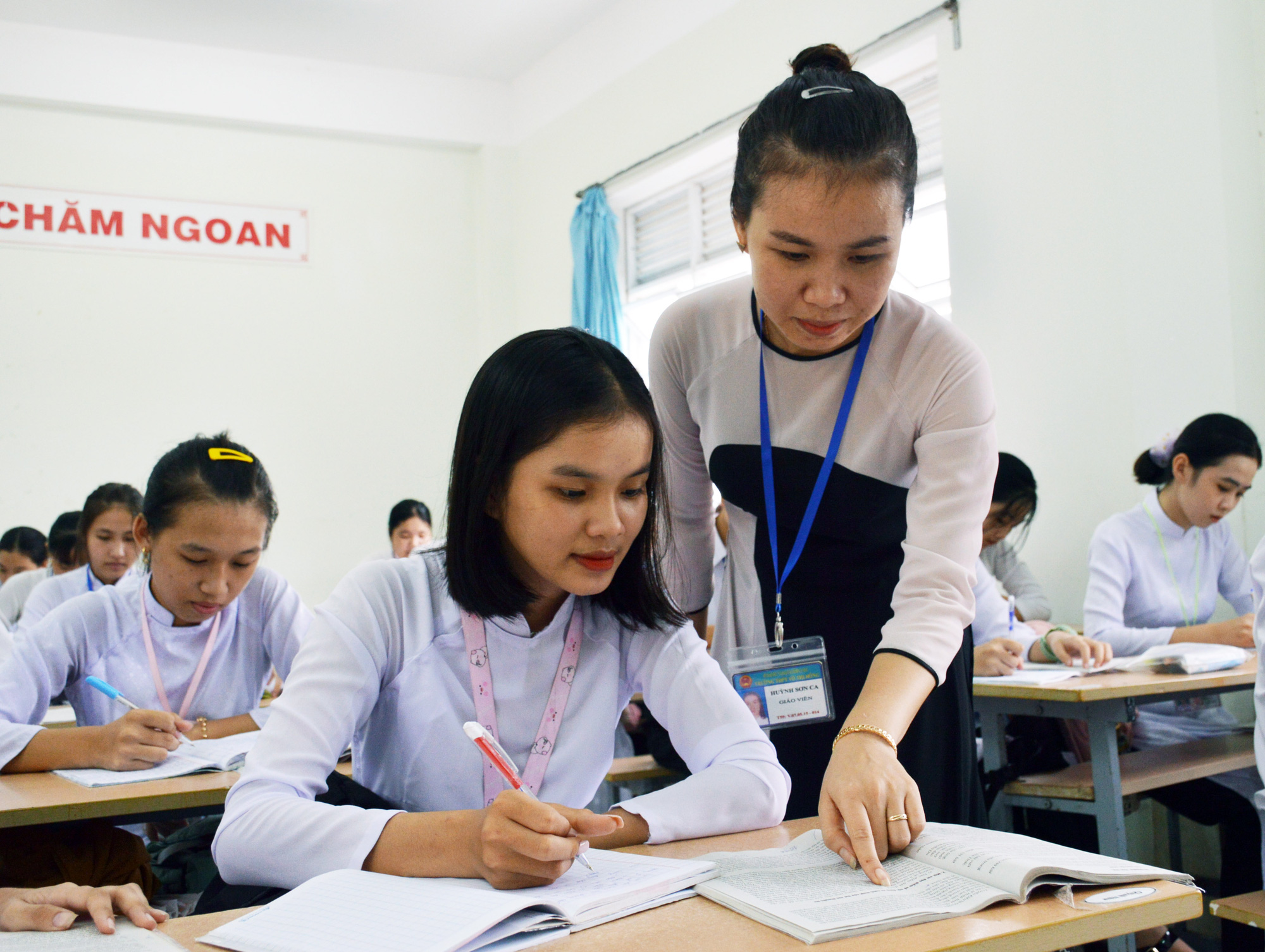 Chuyện chưa kể về cô giáo dạy Truyện Kiều bằng cải lương ở Cà Mau  - Ảnh 4.