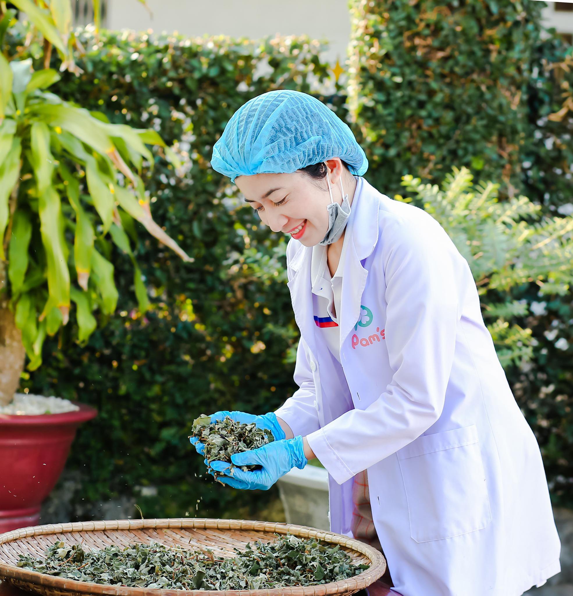 Lấy cảm hứng khởi nghiệp từ quả bơ, cô giáo sinh học làm ra mỹ phẩm thân thiện - Ảnh 3.