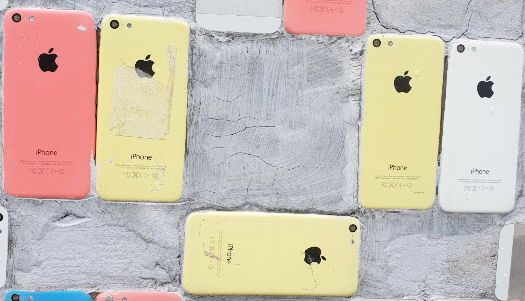 Nhà nông miền Tây chơi sang: Dùng hàng nghìn vỏ điện thoại iphone để…ốp tường - Ảnh 4.