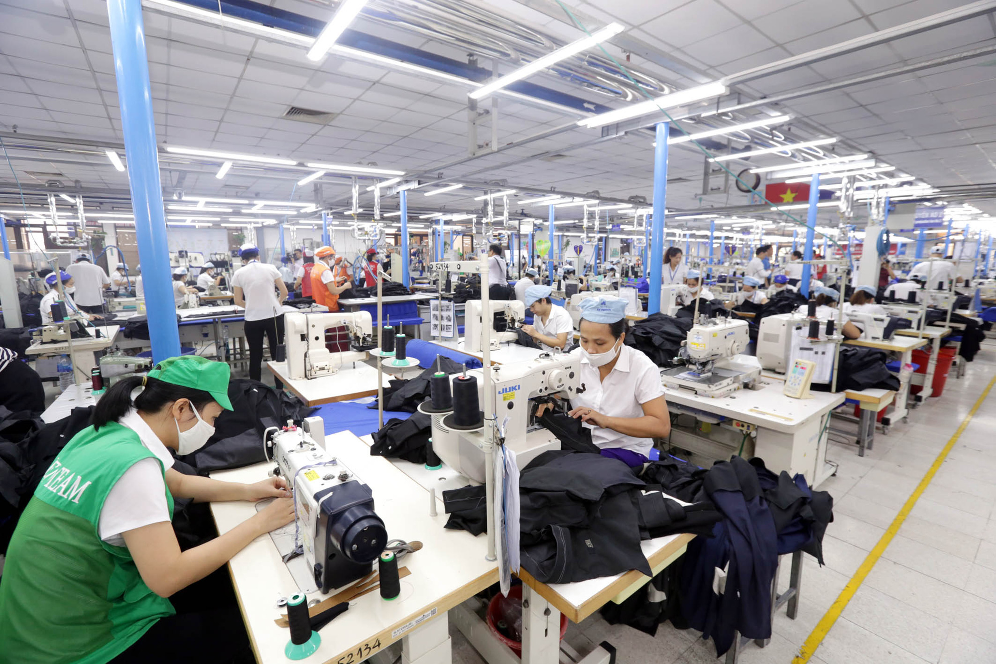 Cơ hội phục hồi sản xuất, tạo việc làm mới cho lao động - Ảnh 1.