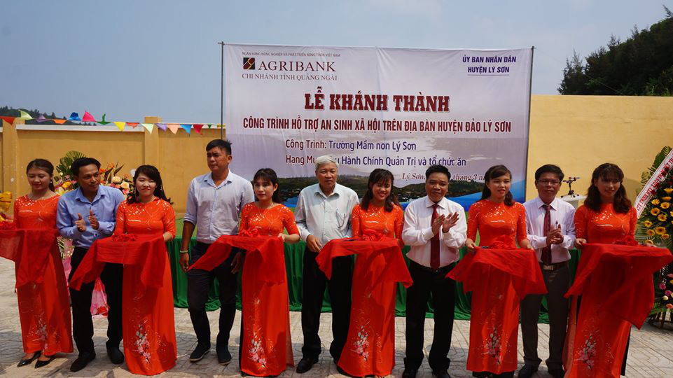 Quảng Ngãi: Agribank Lý Sơn đẩy mạnh phát triển kinh doanh, gắn trách nhiệm với cộng đồng - Ảnh 3. Quảng Ngãi: Agribank Lý Sơn đẩy mạnh phát triển kinh doanh, gắn trách nhiệm với cộng đồng - Ảnh 3.