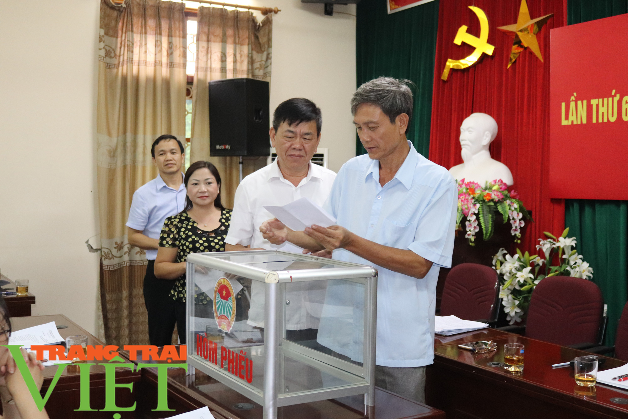 Hội Nông dân tỉnh Sơn La bầu bổ sung 2 Uỷ viên Ban Chấp hành - Ảnh 2. Hội Nông dân tỉnh Sơn La bầu bổ sung 2 Uỷ viên Ban Chấp hành - Ảnh 2.