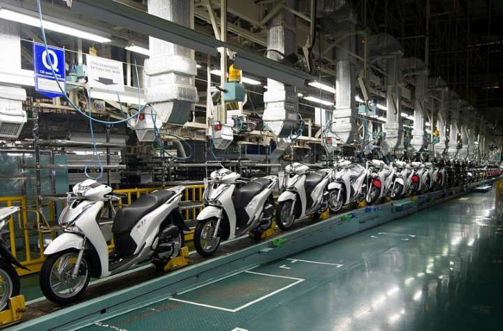 Doanh số xe máy giảm hơn 30% trong quý II/2020 - Ảnh 1. Doanh số xe máy giảm hơn 30% trong quý II/2020 - Ảnh 1.