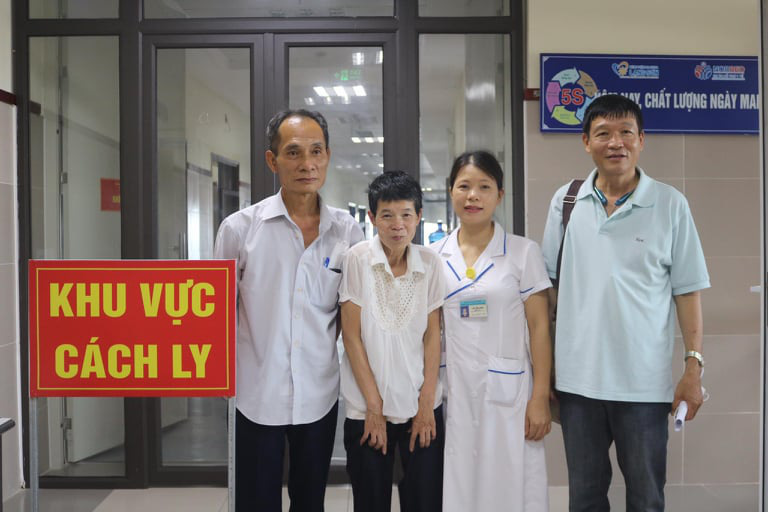 Người phụ nữ gặp lại gia đình sau 24 năm lưu lạc - Ảnh 1.