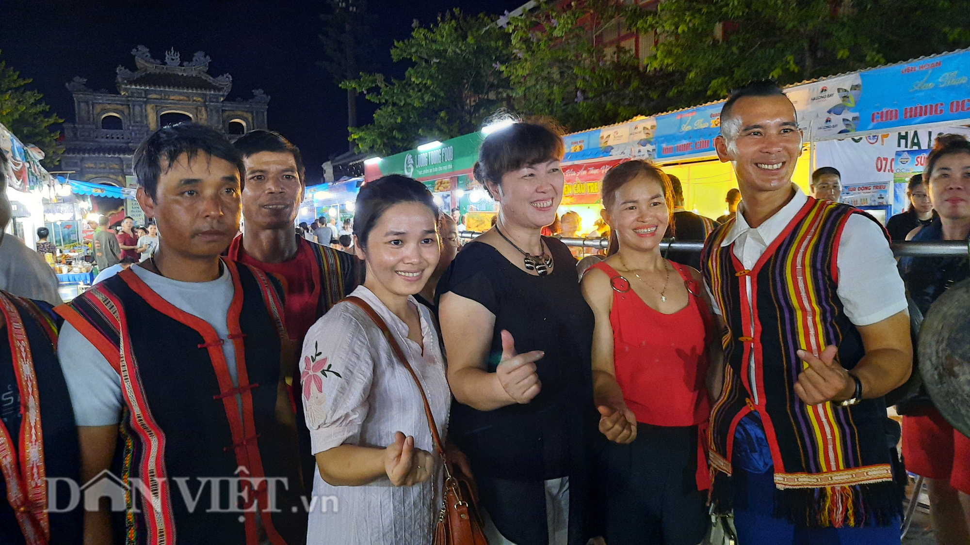 Lễ hội Ẩm thực Quảng Ninh thu hút hàng nghìn khách ngay ngày khai mạc  - Ảnh 10.