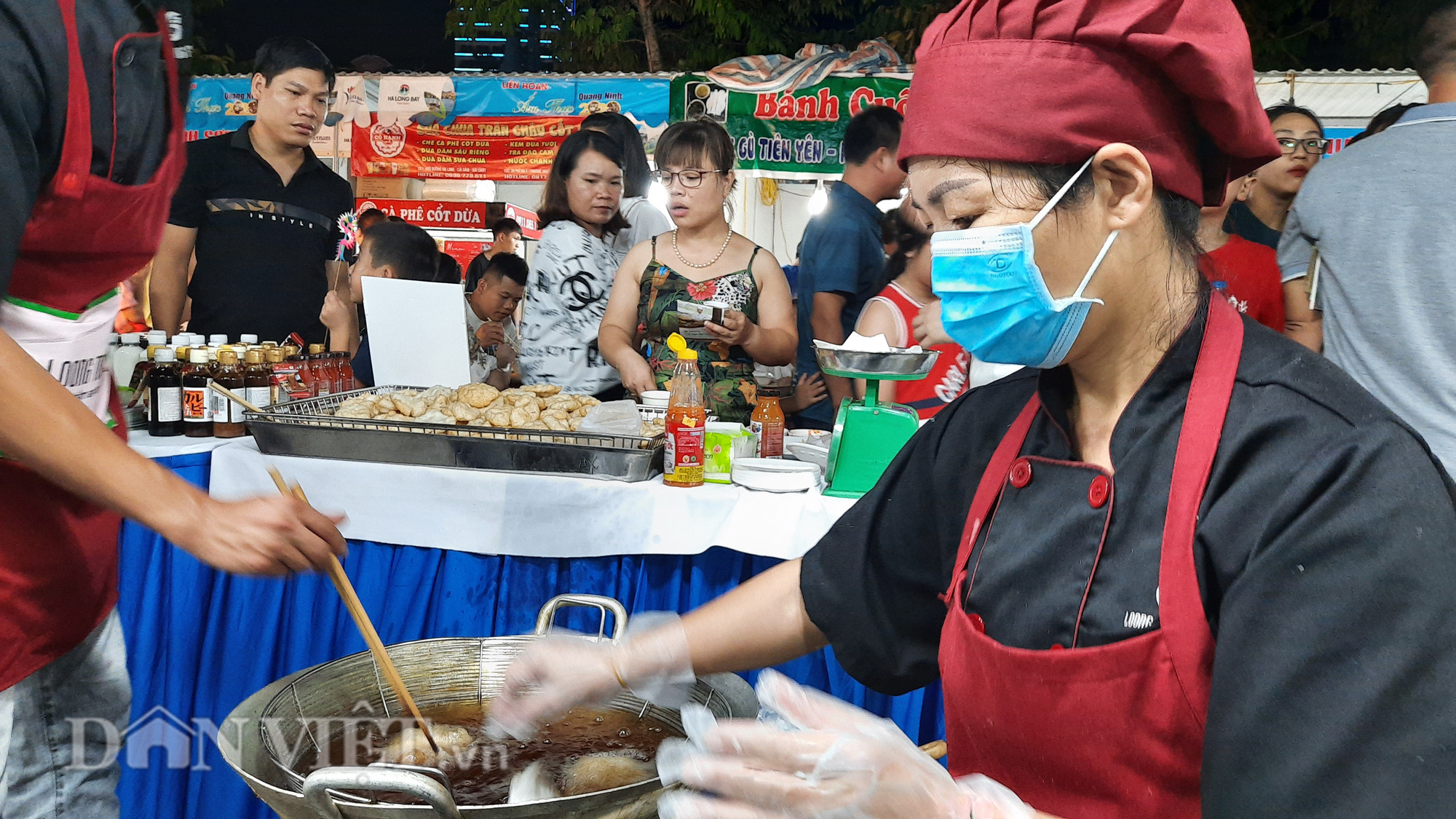 Lễ hội Ẩm thực Quảng Ninh thu hút hàng nghìn khách ngay ngày khai mạc  - Ảnh 6.