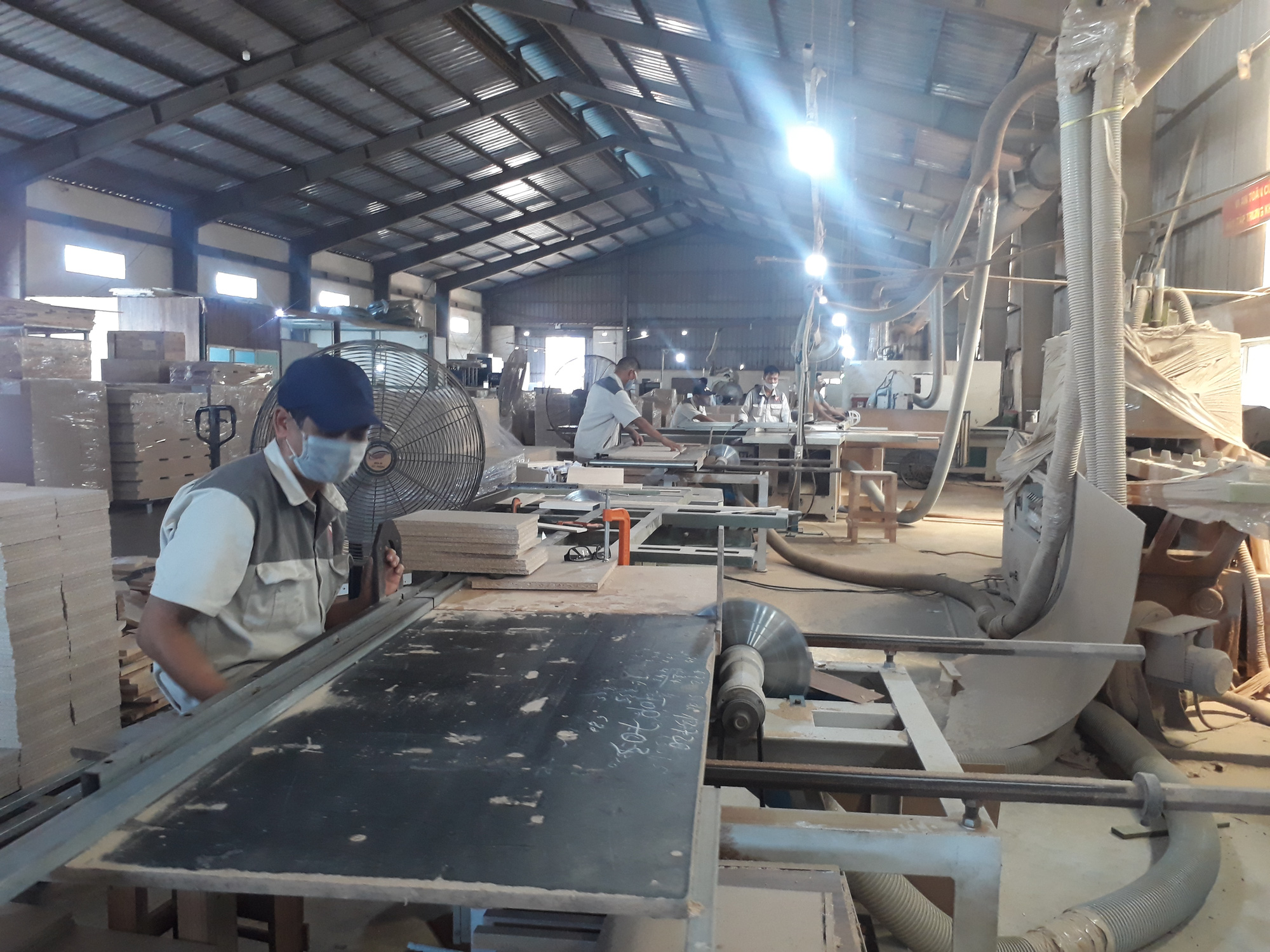 Xuất khẩu gỗ: Nâng thị phần lên 10% trên “chợ” quốc tế - Ảnh 2.