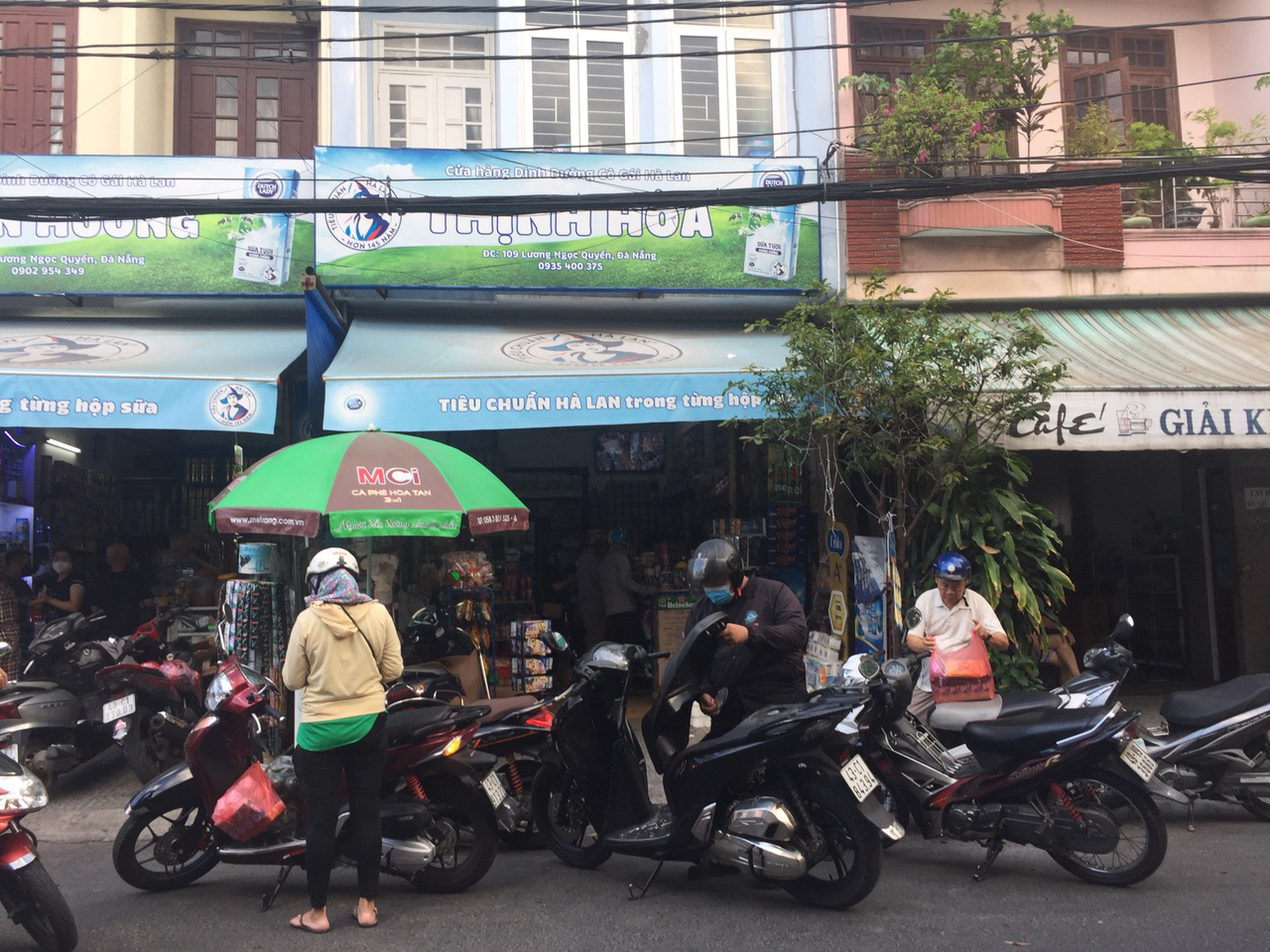 Dịch Covid-19 tại Đà Nẵng: Hàng hóa dồi dào, giá cả ổn định người dân yên tâm mua sắm - Ảnh 4.