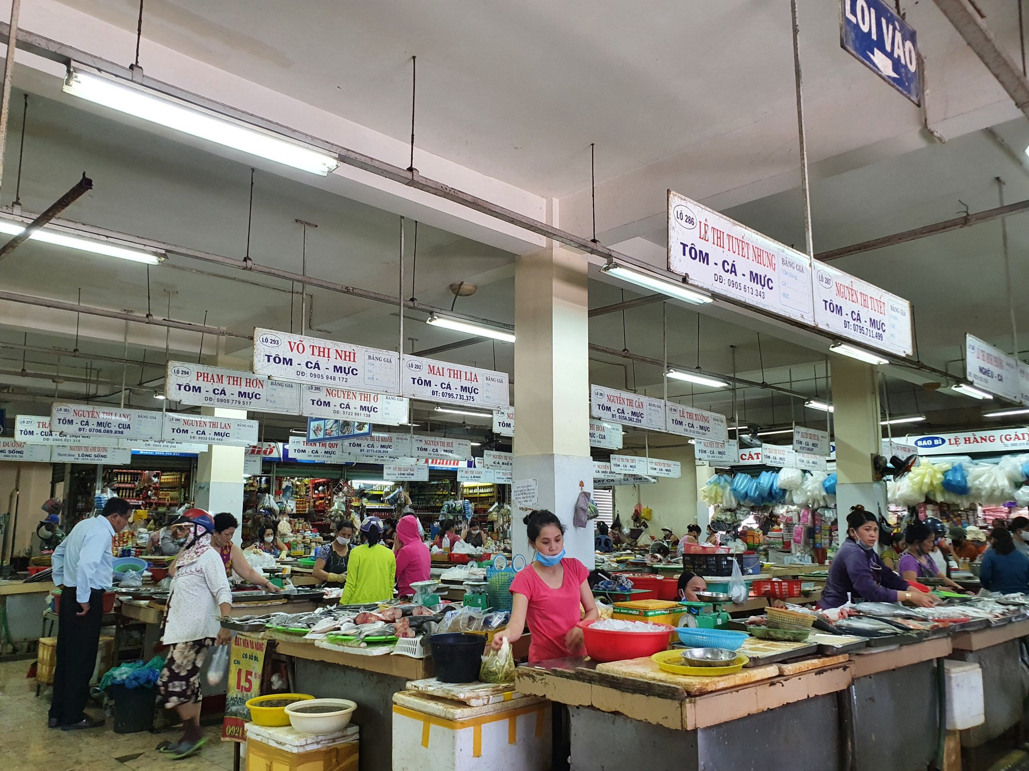 Người dân bình tĩnh trong ngày đầu Đà Nẵng thực hiện giãn cách xã hội - Ảnh 7.