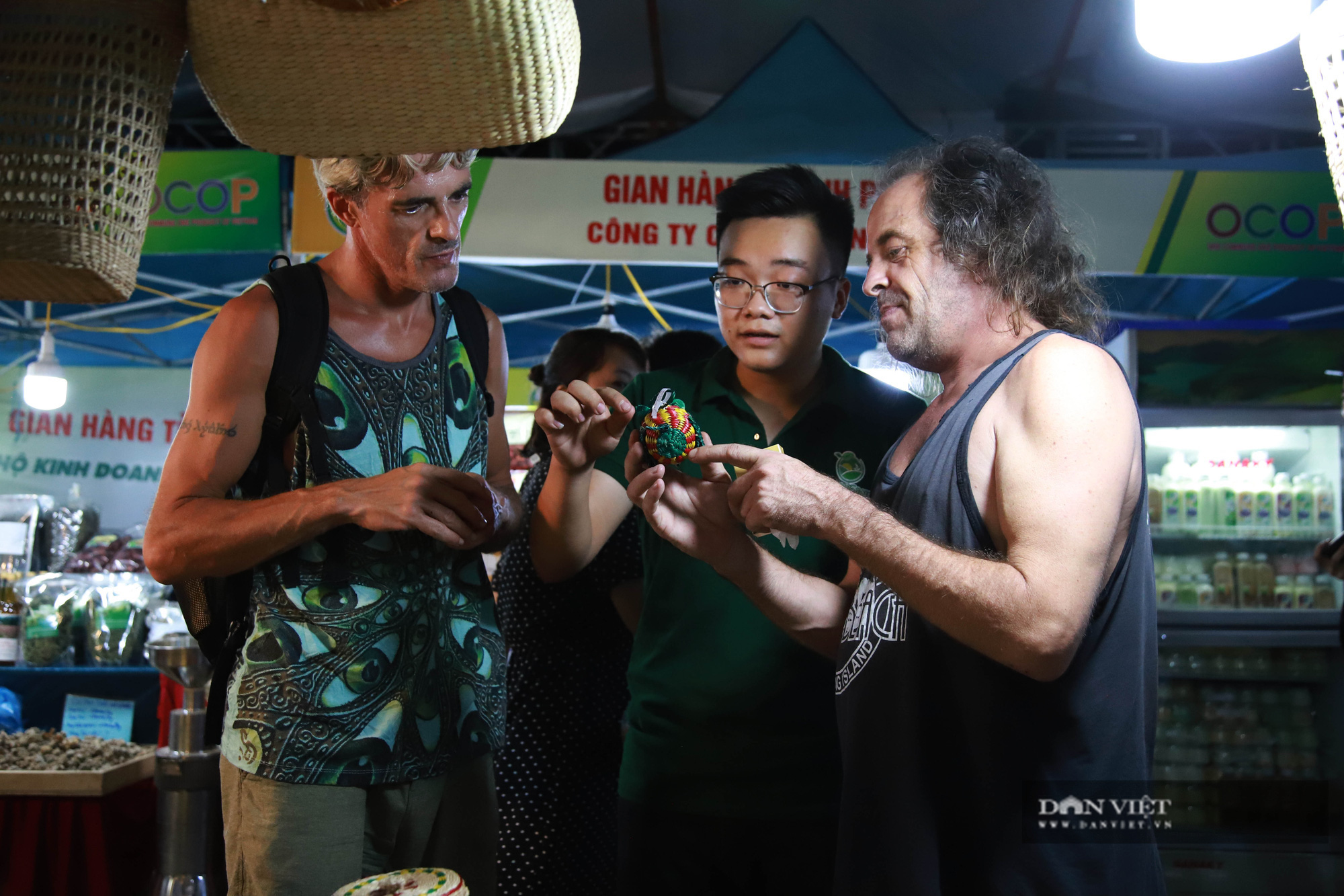 Tạo “sân chơi” bình đẳng cho sản phẩm OCOP - Ảnh 1. Tạo “sân chơi” bình đẳng cho sản phẩm OCOP - Ảnh 1.