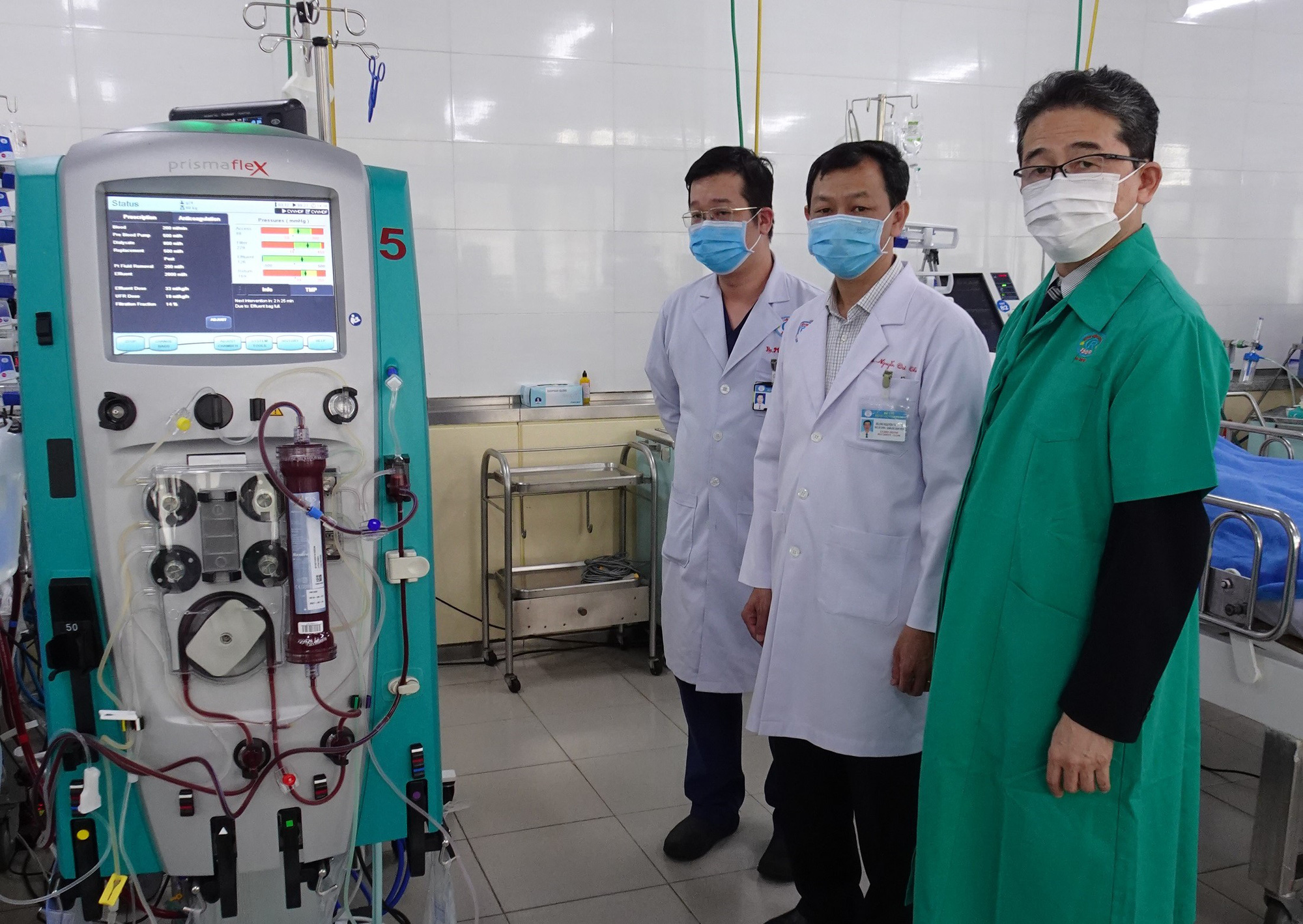 JICA hỗ trợ máy ECMO, bộ xét nghiệm Covid-19 cho Bệnh viện Chợ Rẫy - Ảnh 1.