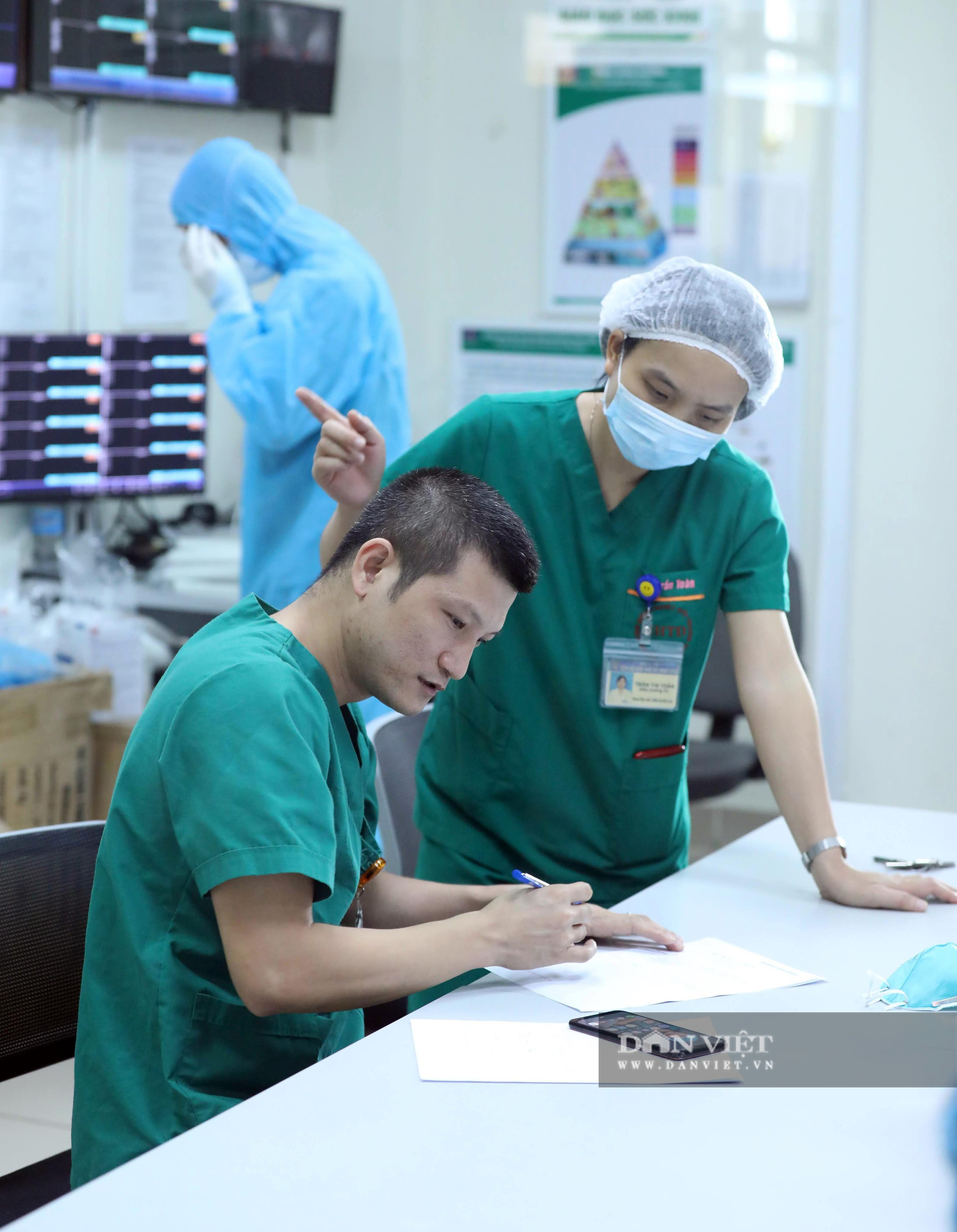 Bệnh viện đón 120 người nhiễm Covid-19 về từ Guinea Xích Đạo sẵn sàng đón bệnh nhân - Ảnh 7.