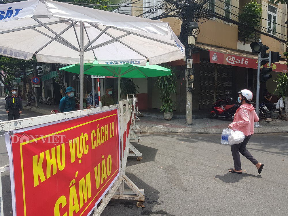 Thường trực Thành ủy Đà Nẵng yêu cầu khẩn trương xây dựng Bệnh viện dã chiến - Ảnh 1.