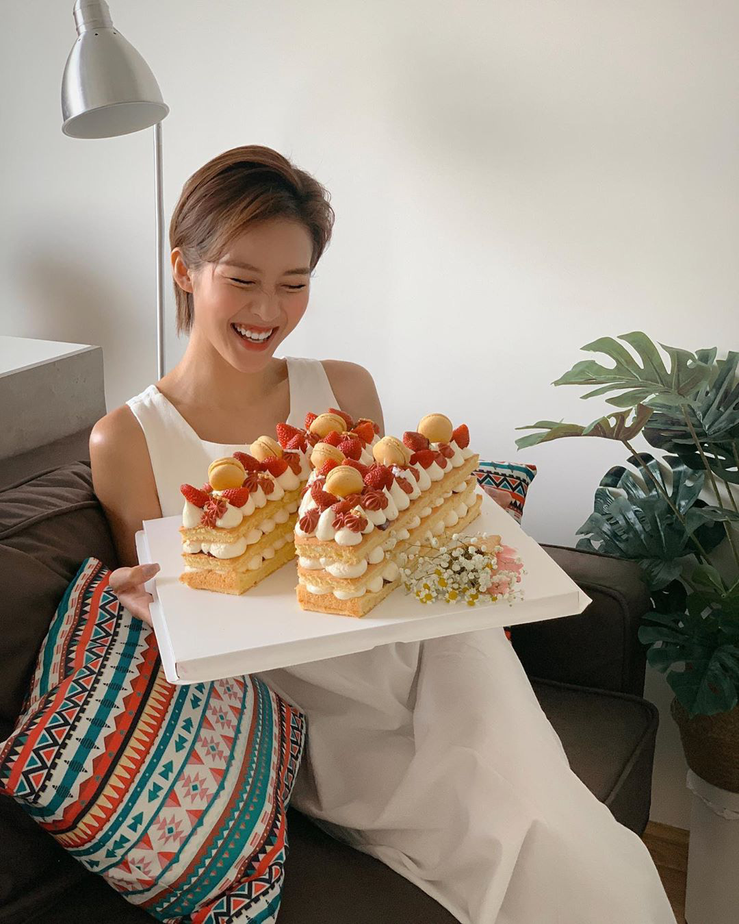 Ngọc Trinh diện đồ hững hờ, khoe vòng 1, quay clip táo bạo - Ảnh 5.