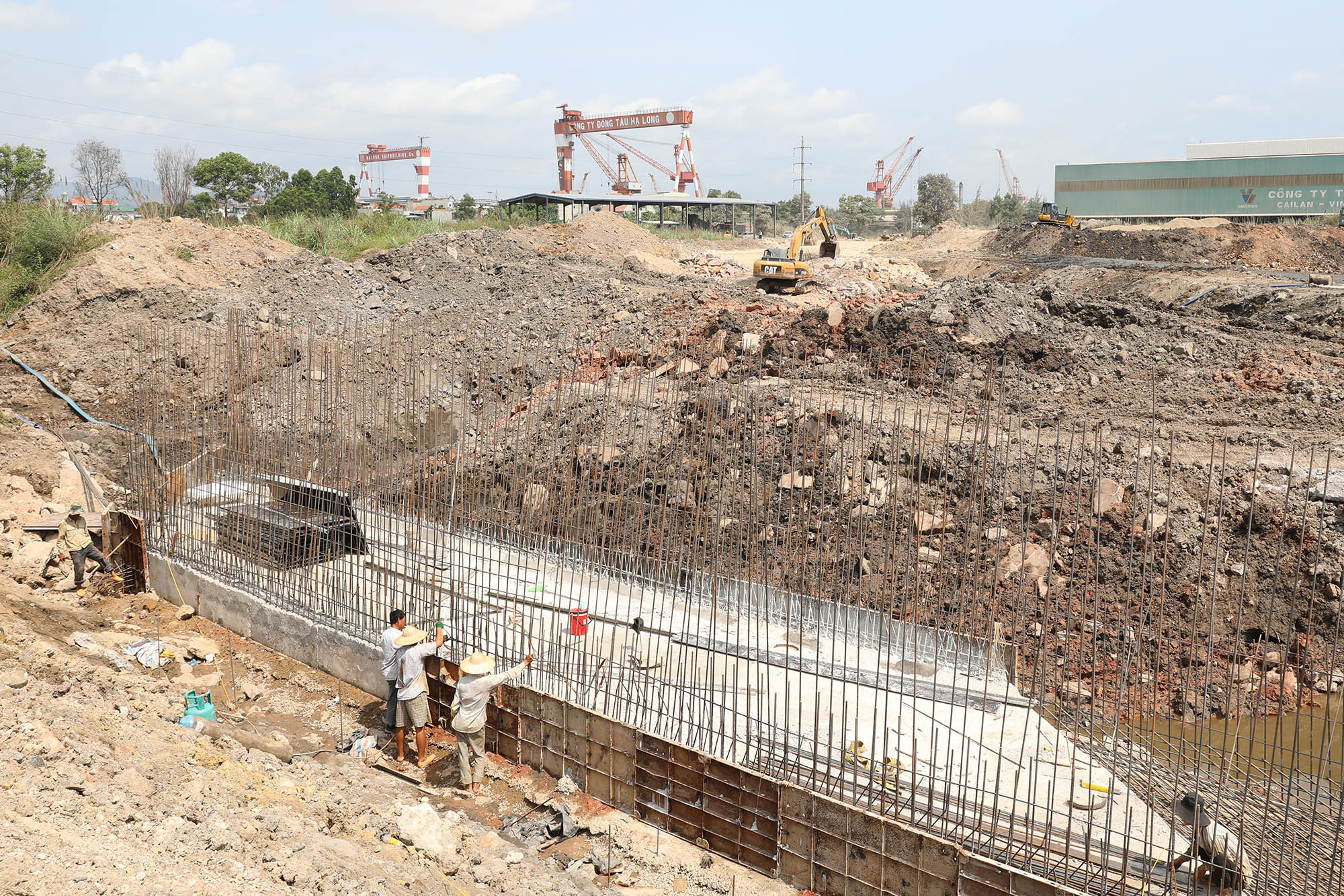Quảng Ninh: Khó khăn trong công tác GPMB, dự án nghìn tỷ chậm tiến độ - Ảnh 1. Quảng Ninh: Khó khăn trong công tác GPMB, dự án nghìn tỷ chậm tiến độ - Ảnh 1.