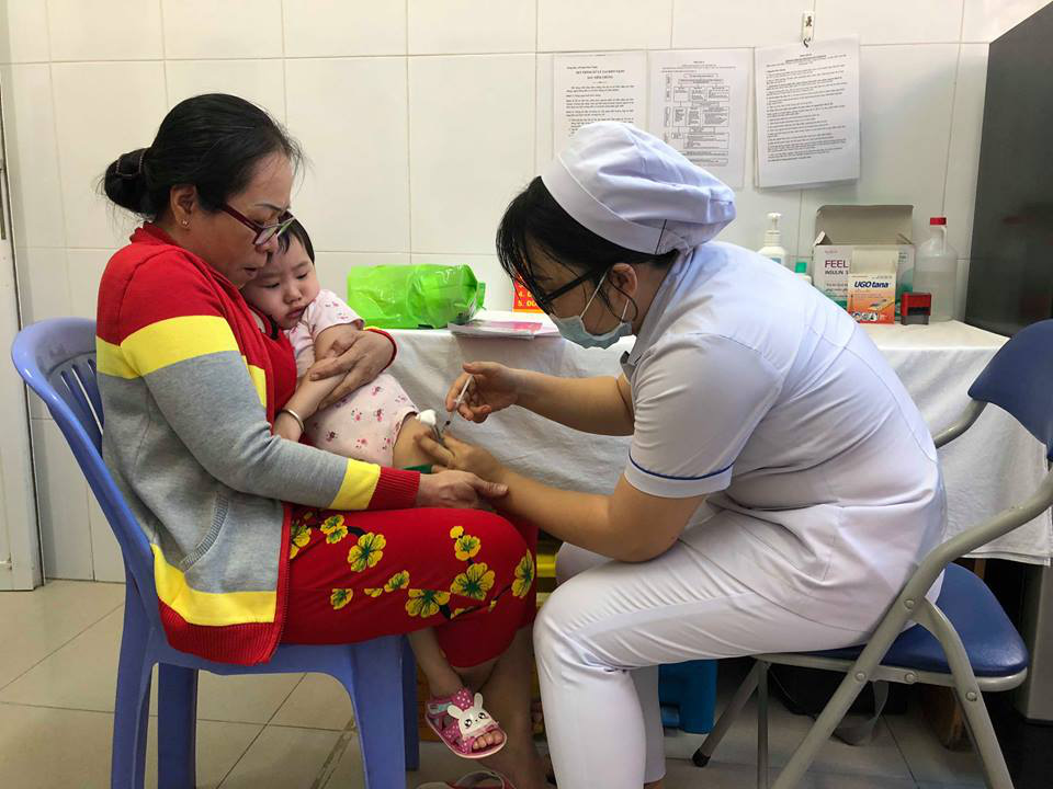 TP.HCM: Tỷ lệ tiêm chủng bạch hầu chậm tiến độ 15% - Ảnh 1.